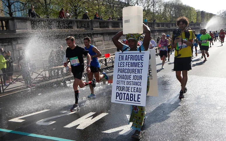 Le message fort d’une Gambienne lors du marathon de Paris