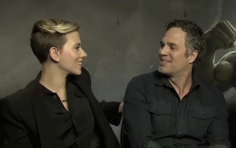 Vidéo : quand Mark Ruffalo répond aux questions sexistes destinées à Scarlett Johansson