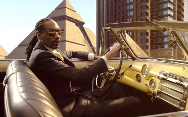 Snoop, Pharrell et Stevie Wonder chillent dans le clip de “California Roll”