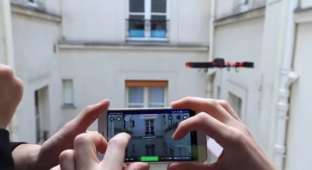 Tuto du futur : utiliser son drone à des fins romantiques