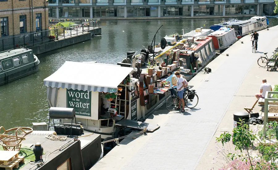 En images : Word On The Water, la librairie la plus cool de Londres