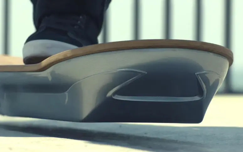Vidéo: le hoverboard de Lexus enfin en action dans un skatepark