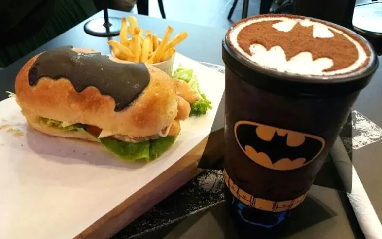 En images : un café 100% dédié à l’univers de Batman
