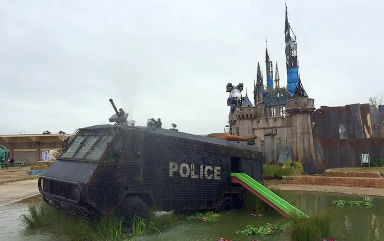 En images : bienvenue dans le Disneyland post-apocalyptique de Banksy