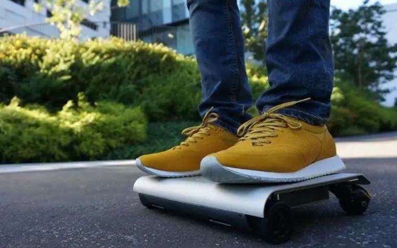 Oubliez le Segway et le skate, faites place au WalkCar