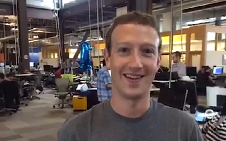 Mark Zuckerberg vous fait visiter (en direct) les nouveaux locaux de Facebook