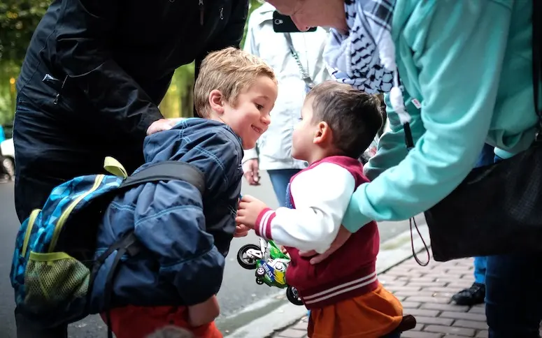 En images : quand des citoyens belges viennent en aide à des réfugiés