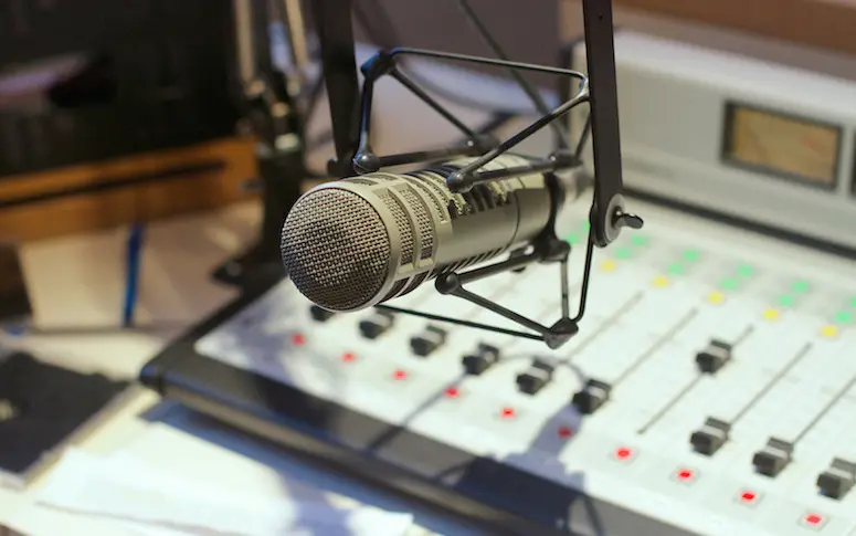 Les radios en colère contre le durcissement des quotas de chansons francophones