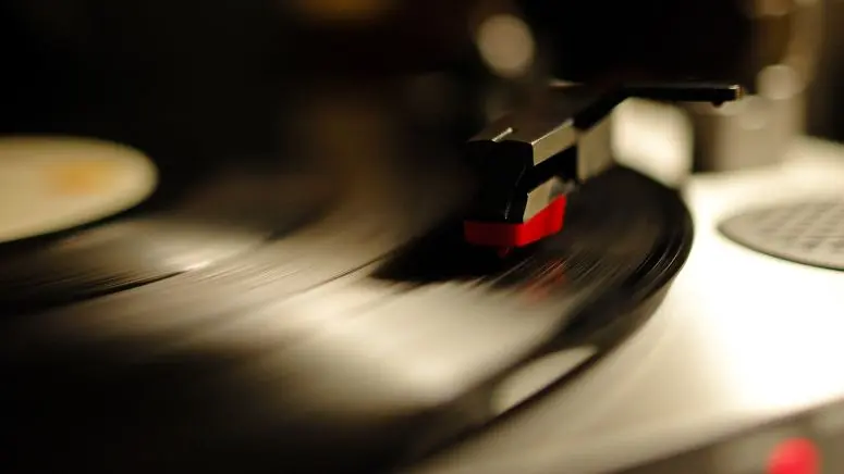 En 2015, la vente de vinyles rapporte davantage que le streaming