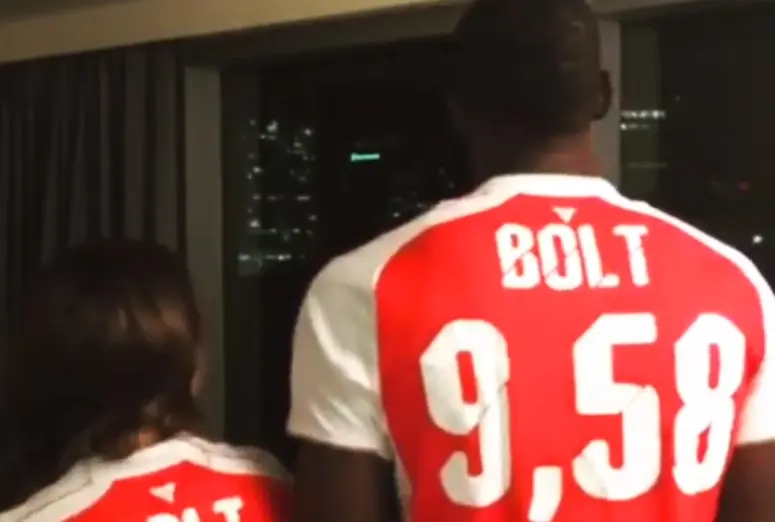 Vidéo : Usain Bolt nouveau supporter d’Arsenal (à cause d’un pari)