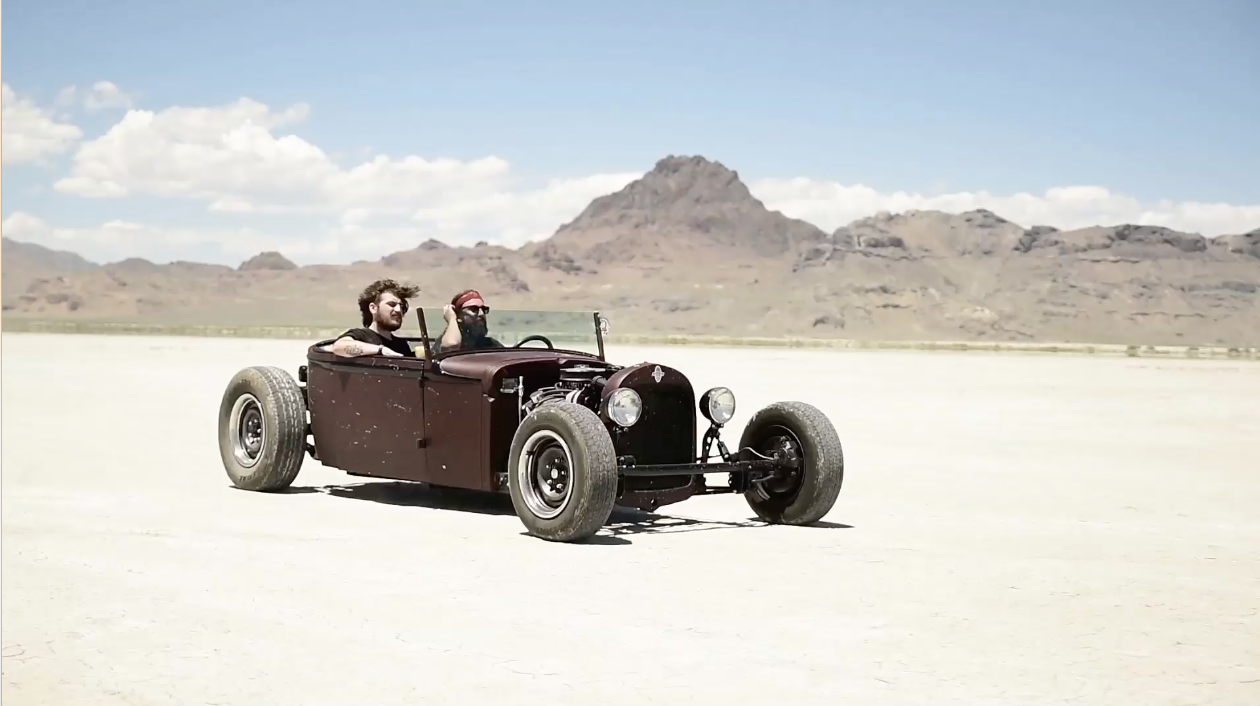 The Bucket List 1/6 : ils réalisent leurs rêves les plus fous et font une course en hot rod sur un lac salé