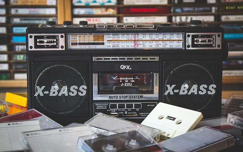 Après ses vinyles, Urban Outfitters veut que vous achetiez ses cassettes audio