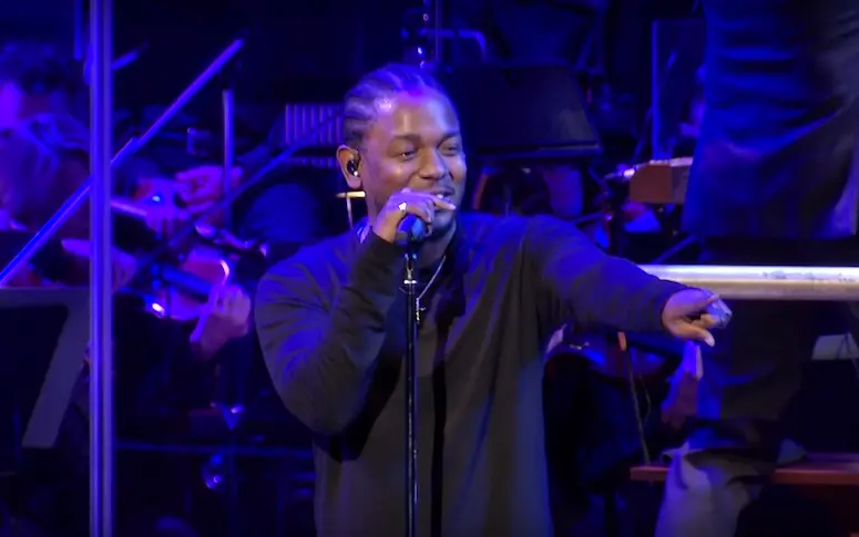 Vidéo : la performance live de Kendrick Lamar avec l’orchestre national américain