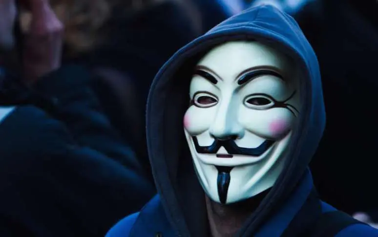 #OpParis : Anonymous affirme avoir saboté plus de 5500 comptes Twitter liés à Daech