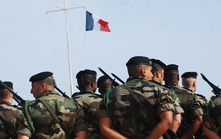 Ils sont jeunes, veulent s’engager dans l’armée et expliquent pourquoi