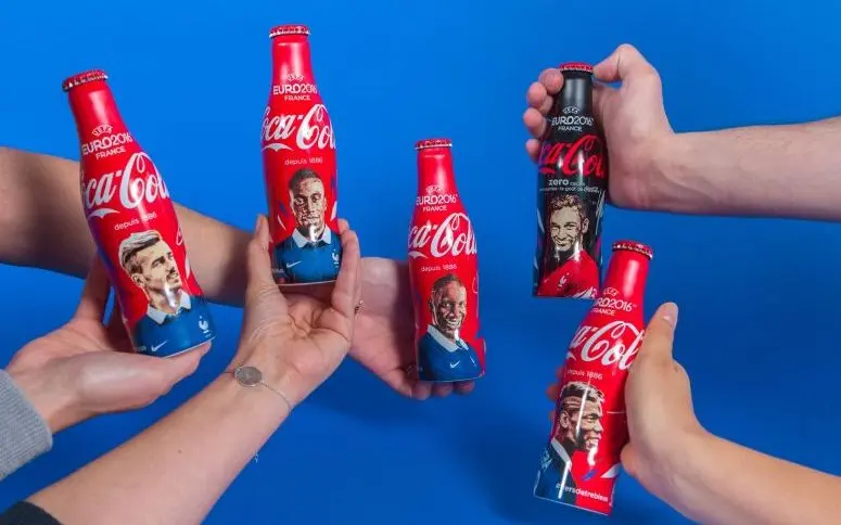 Les joueurs de l’Équipe de France égéries des nouvelles bouteilles Coca-Cola