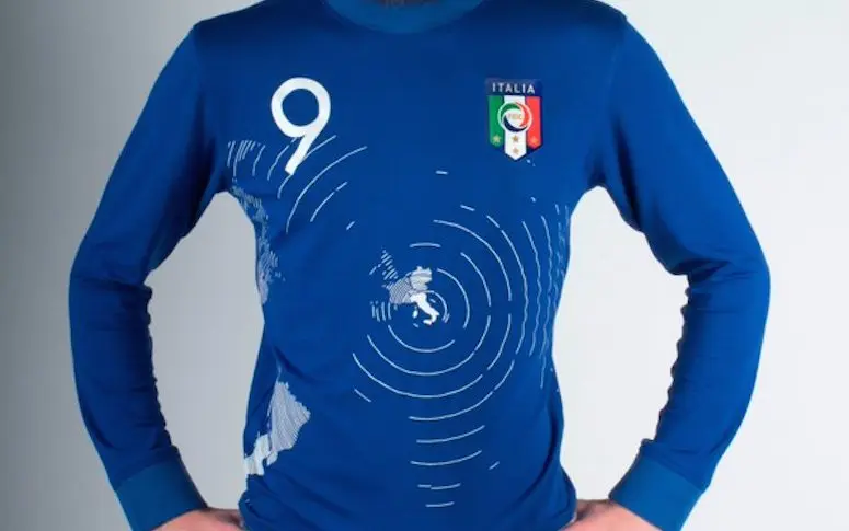 Entre graphisme et histoire, un maillot pour représenter la diaspora italienne