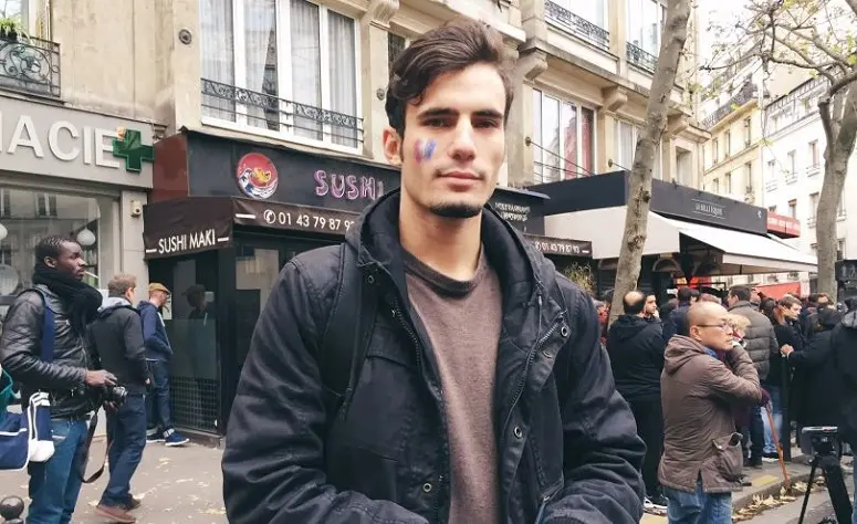 Reportage : dans les rues de Paris, la jeunesse refuse de baisser les bras