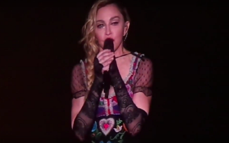 Vidéo : le discours bouleversant de Madonna sur scène après les attentats