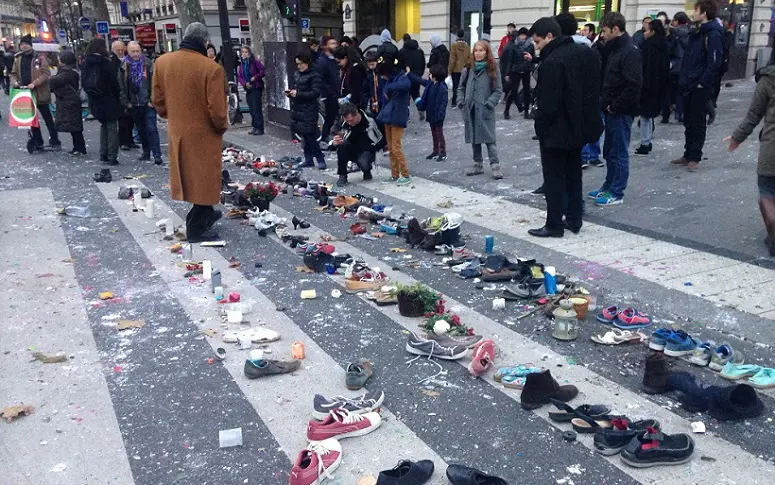 Comment une manifestation interdite a dégénéré place de la République