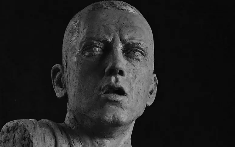 Un fan crée une impressionnante sculpture d’Eminem