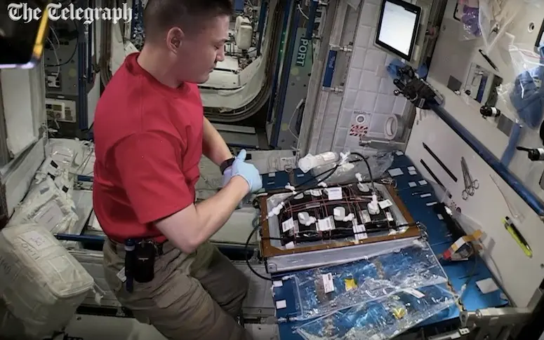 Vidéo : la Station spatiale internationale observe une minute de silence
