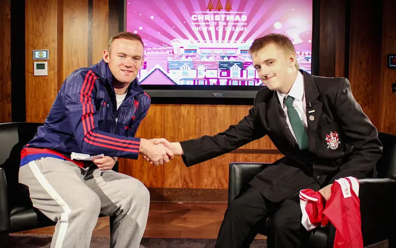 Vidéo : le beau cadeau de Noël de Wayne Rooney à un jeune fan