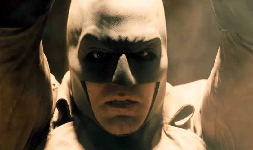 Vidéo : la première confrontation très tendue entre Batman et Superman