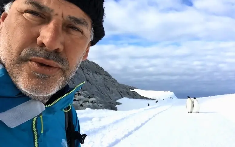 Vidéo : immersion en Antarctique avec le réalisateur Luc Jacquet… et les manchots empereurs