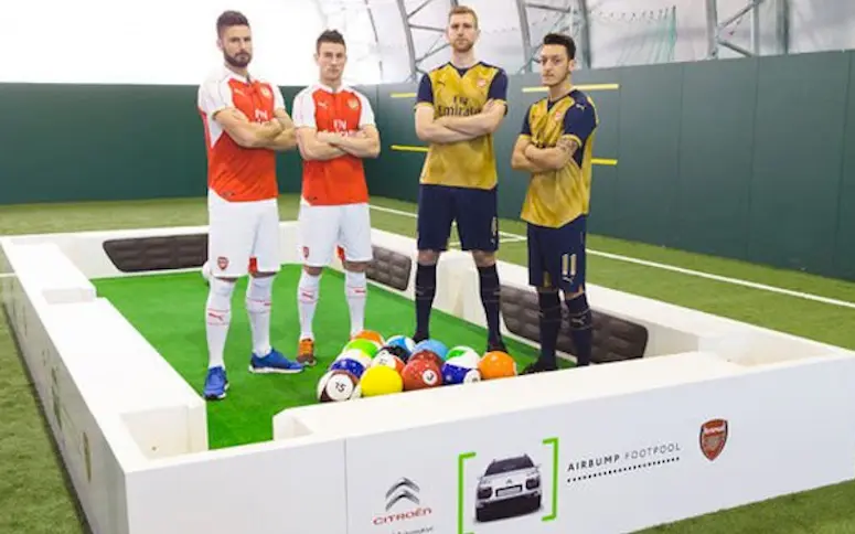 Vidéo : les joueurs d’Arsenal s’essayent au “foot-billard”