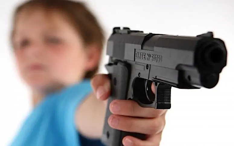 Une association propose de troquer les armes factices pour des jouets