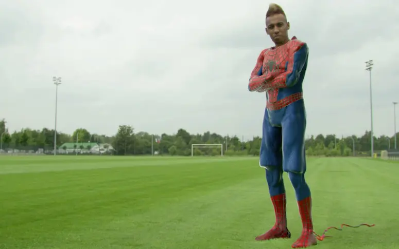 Vidéo : les stars du foot allemand se transforment en super-héros