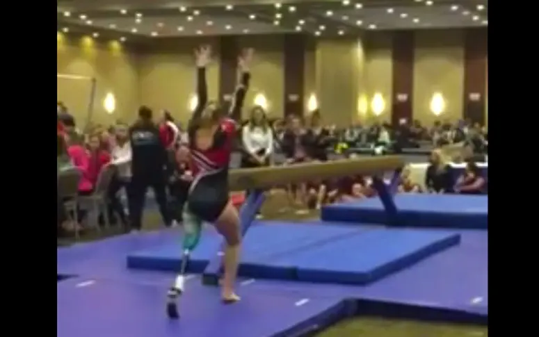 Vidéo : la prestation bluffante d’une jeune gymnaste amputée d’une jambe