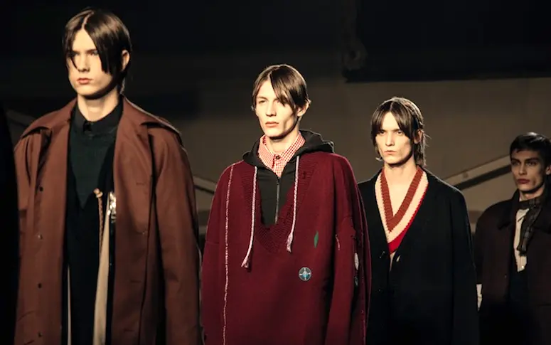 Raf Simons rend hommage à Twin Peaks pour sa première collection post-Dior