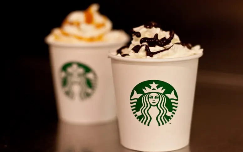 Certaines boissons Starbucks contiennent plus de sucre que trois canettes de soda