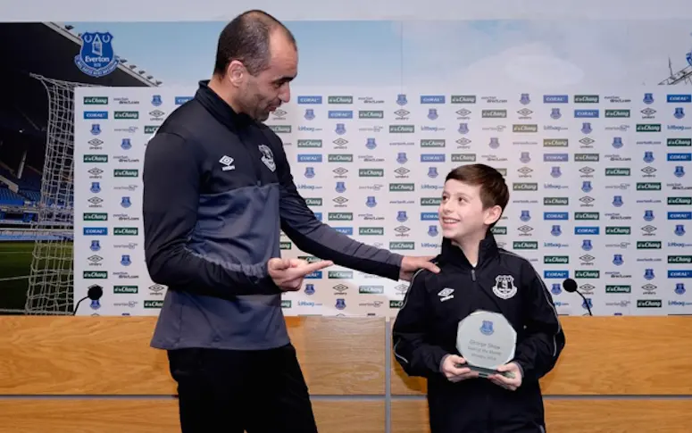 Everton décerne le prix du plus beau but du mois à un jeune handicapé