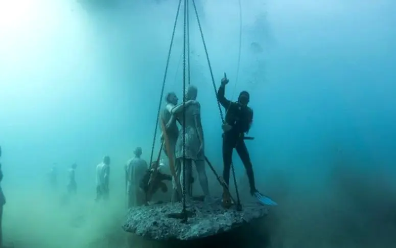 En images : plongée dans le premier musée sous-marin d’Europe
