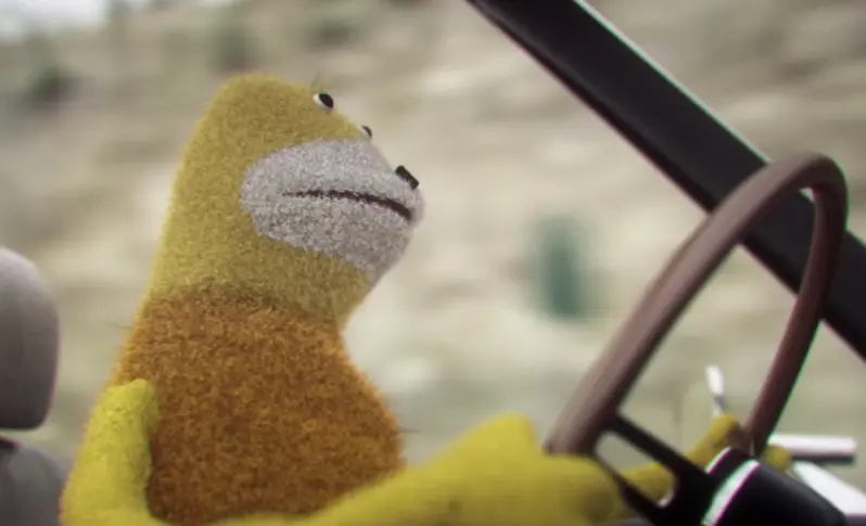 Mr. Oizo revient avec Flat Eric dans le clip de “Hand In The Fire”