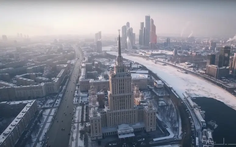 Vidéo : découvrez Moscou sous la neige et vue du ciel