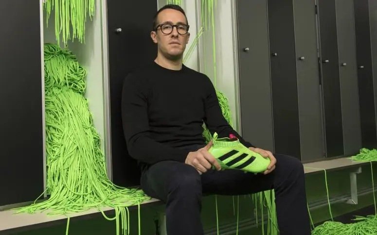 Comment Sam Handy a eu l’idée de créer les crampons adidas sans lacets ?