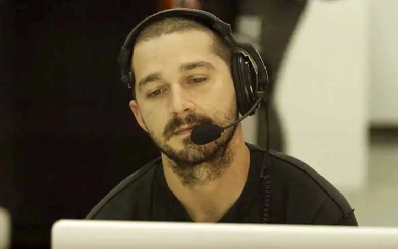 Vidéo : Shia LaBeouf encourage ses fans à toucher son âme