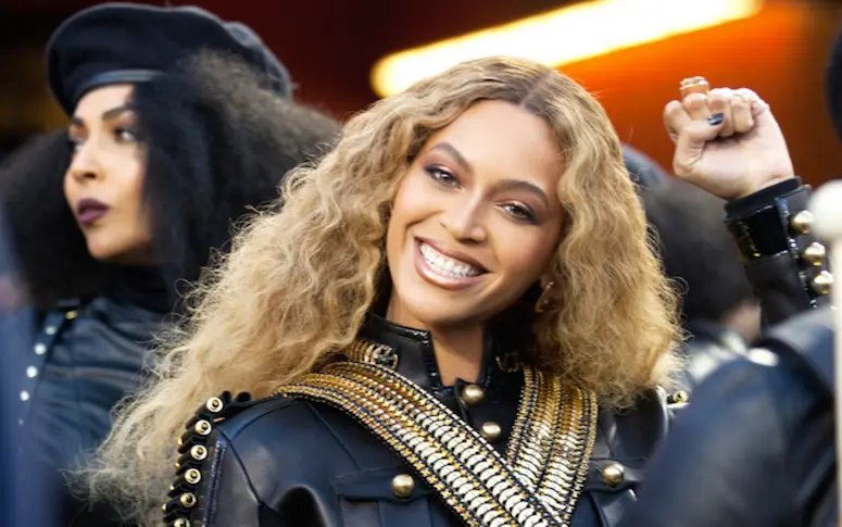 Beyoncé lance un programme de bourses d’étude réservé aux femmes