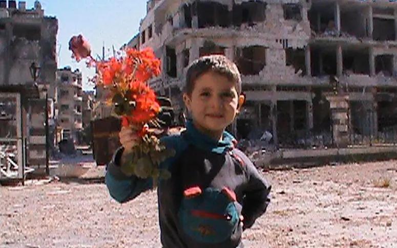 Docu : “Eau argentée, Syrie autoportrait”, l’atrocité de la guerre civile filmée au smartphone