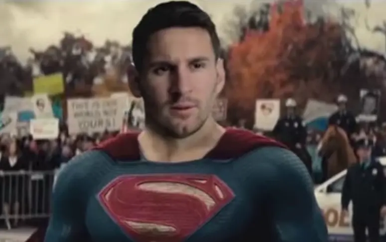 Vidéo : Ronaldo et Messi endossent les costumes de Batman et Superman