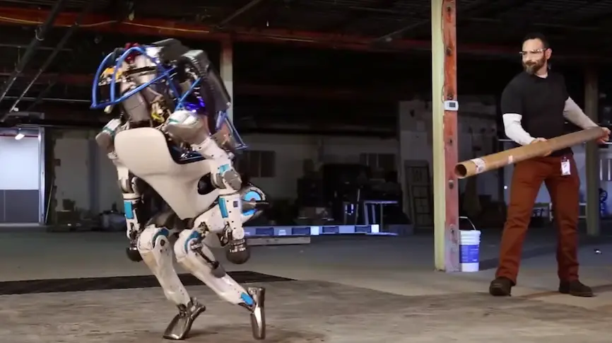 Vidéo : si le robot martyrisé de Google pouvait parler, ça donnerait ça
