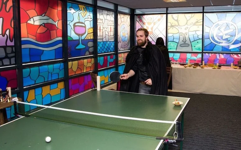 Une entreprise imagine une salle Game of Thrones pour ses employés