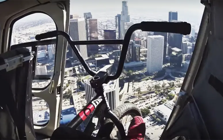 Vidéo : plongez dans les rues de LA avec Nigel Sylvester, le roi du BMX