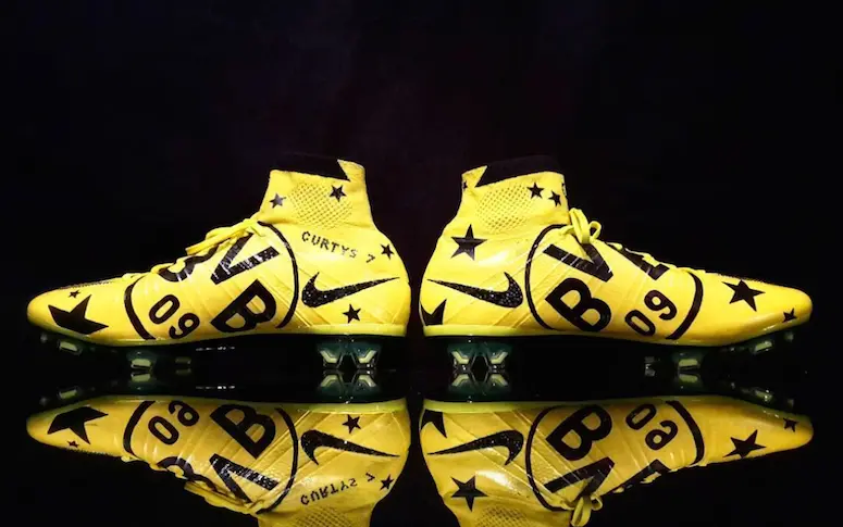 Aubameyang dévoile ses nouveaux crampons “Borussia Dortmund”
