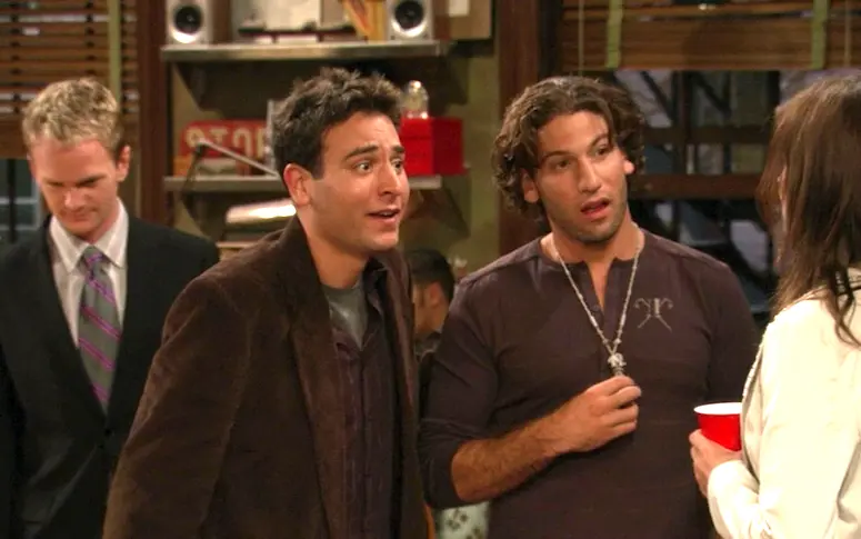 On t’a vu : Jon Bernthal, aka Le Punisher, dans How I Met Your Mother