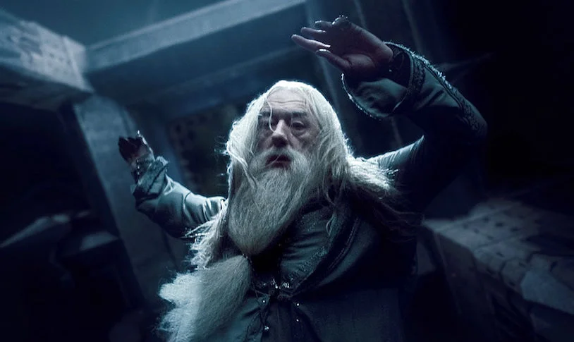 Harry Potter : J.K. Rowling “confirme” la sombre théorie d’un fan autour de Dumbledore